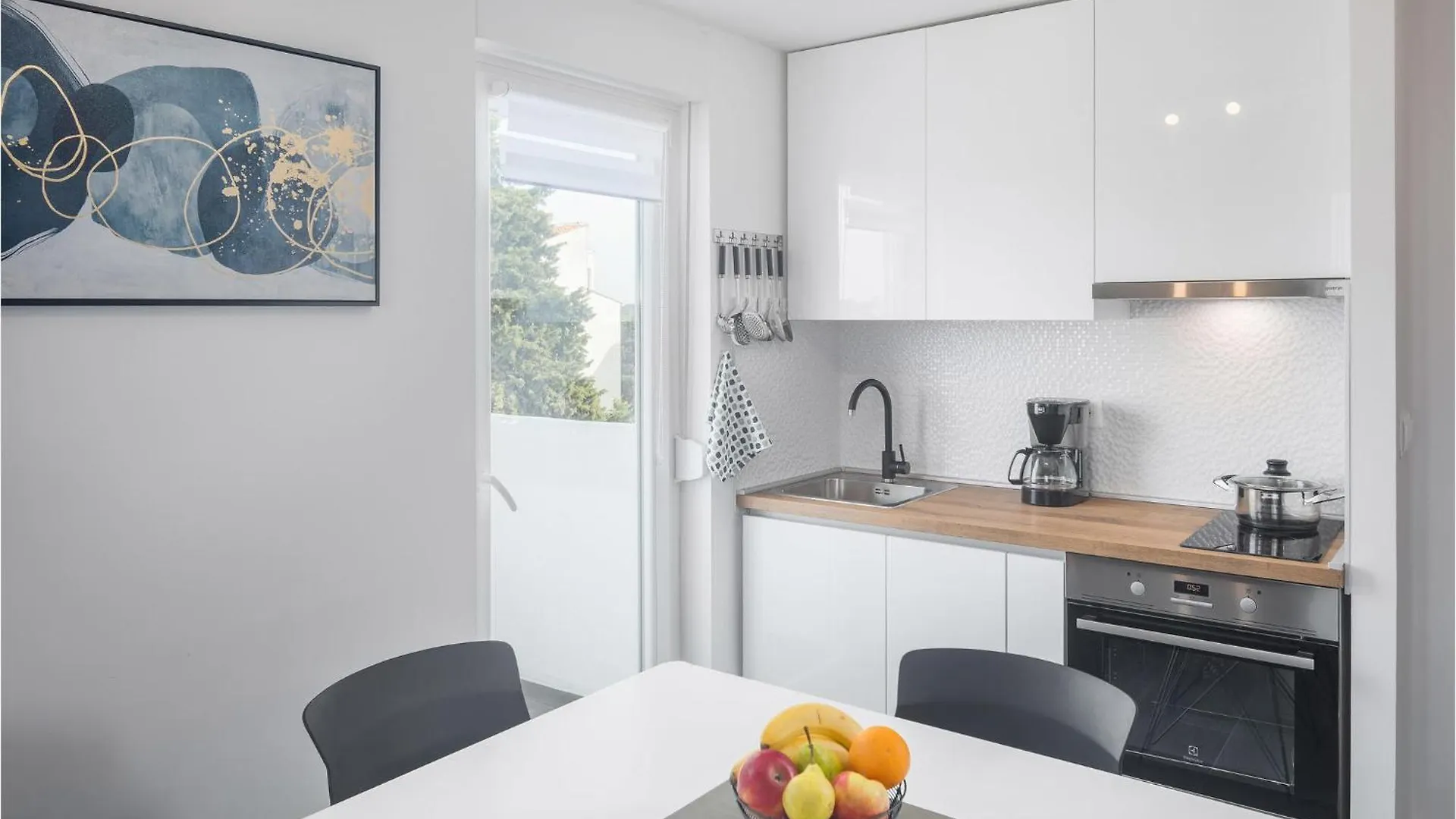 Stunning Apartment In Cervar Porat With Kitchen Poreč 0*,  Hırvatistan