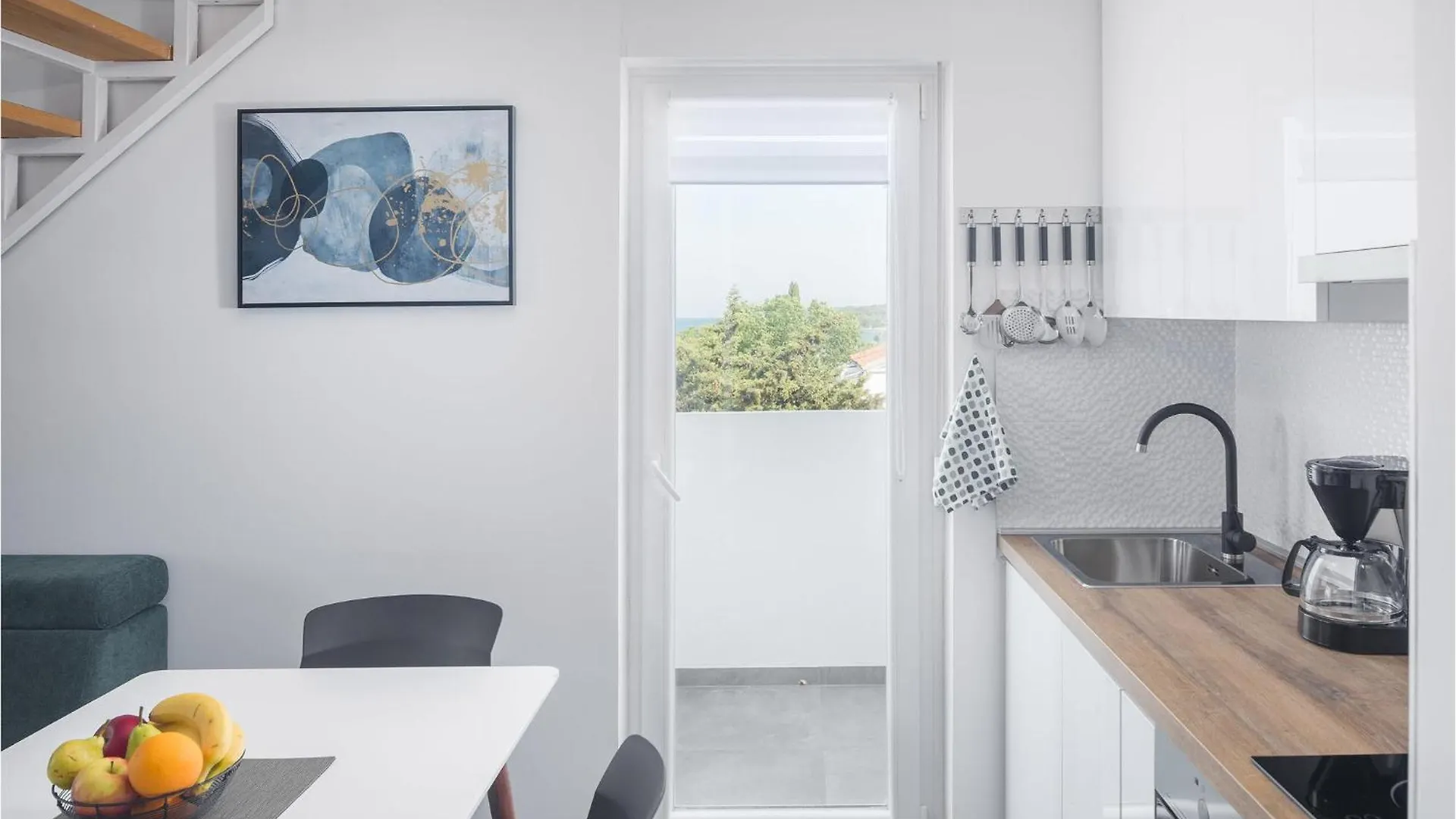 Stunning Apartment In Cervar Porat With Kitchen Poreč 0*,
